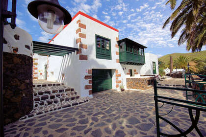 Villa for sale in Haría, Lanzarote. 